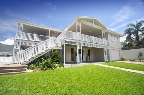 Island Adventure Holiday House - VIC Tourism 0