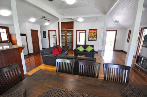 Island Adventure Holiday House - VIC Tourism 3
