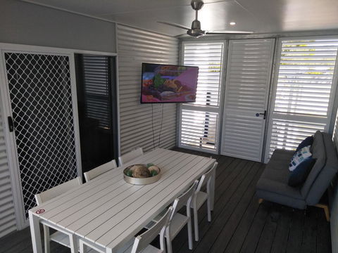 Magnetic Island Guest House - VIC Tourism 1