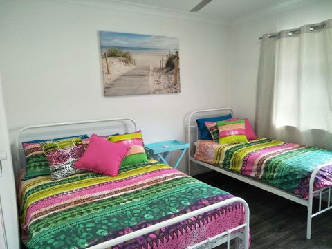 Magnetic Island Guest House - VIC Tourism 16