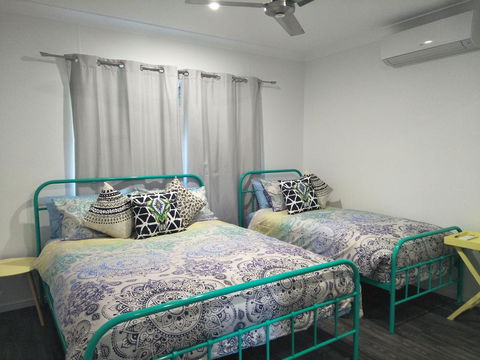 Magnetic Island Guest House - VIC Tourism 2