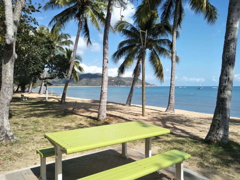 Magnetic Island Guest House - VIC Tourism 9