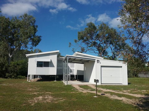 Magnetic Island Guest House - VIC Tourism 15