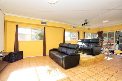 Waterfront At White Patch - VIC Tourism 40