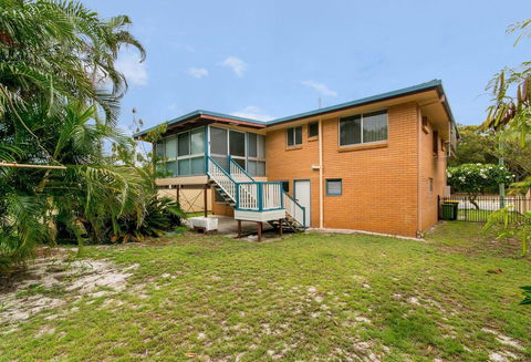 Short Stroll To Surf Beach - North Street, Woorim - VIC Tourism 16