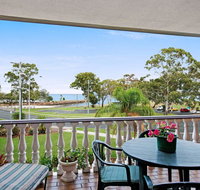 Huge top floor unit across the road....Waterfront - VIC Tourism