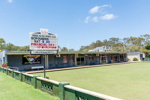 Great Views, Ground Floor Unit Clearview Apartments South Esplande, Bongaree - VIC Tourism 1