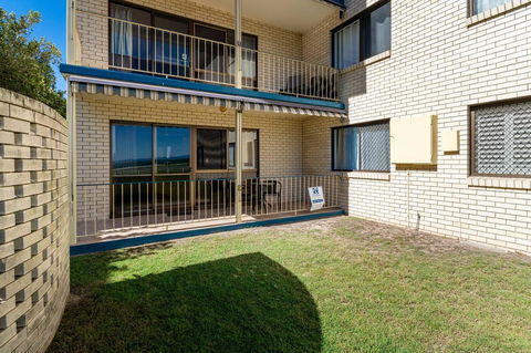 Great Views, Ground Floor Unit Clearview Apartments South Esplande, Bongaree - VIC Tourism 11