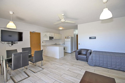 Anchorage On Straddie - VIC Tourism 25