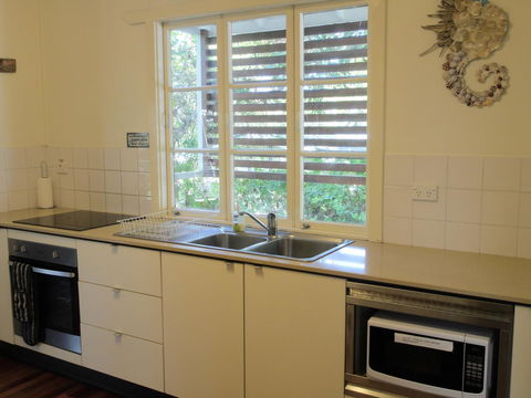 Frenchmans Cottage - VIC Tourism 12