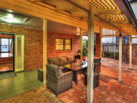 Belle Vue Beach House By Discover Stradbroke - VIC Tourism 27