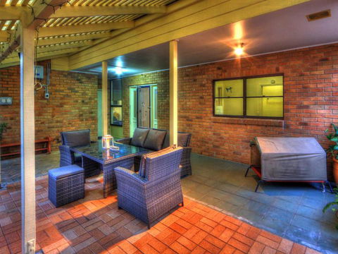 Belle Vue Beach House By Discover Stradbroke - VIC Tourism 7