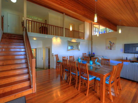 Belle Vue Beach House By Discover Stradbroke - VIC Tourism 6