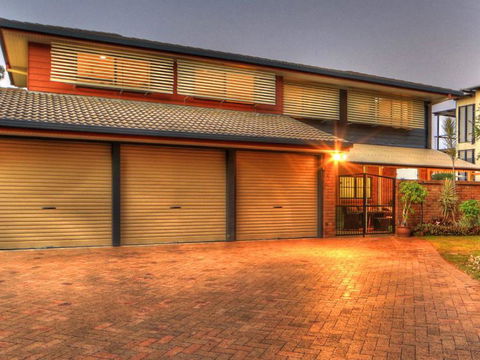 Belle Vue Beach House By Discover Stradbroke - VIC Tourism 2