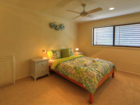 Belle Vue Beach House By Discover Stradbroke - VIC Tourism 10