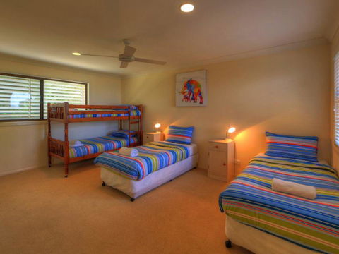 Belle Vue Beach House By Discover Stradbroke - VIC Tourism 25