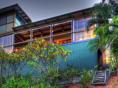 Belle Vue Beach House By Discover Stradbroke - VIC Tourism 22