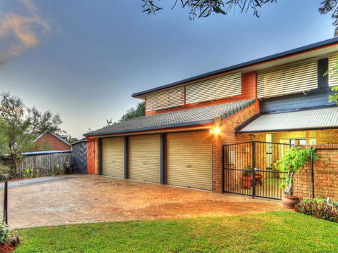 Belle Vue Beach House By Discover Stradbroke - VIC Tourism 11