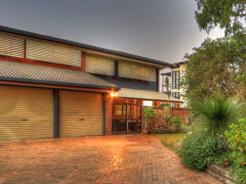 Belle Vue Beach House By Discover Stradbroke - VIC Tourism 12