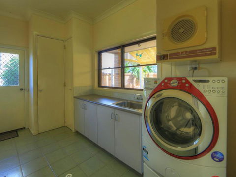 Belle Vue Beach House By Discover Stradbroke - VIC Tourism 20