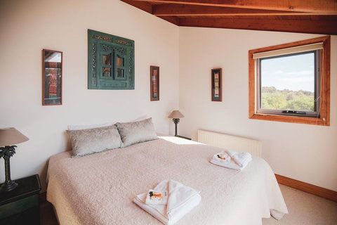 Mountain Seas Lodge - VIC Tourism 7