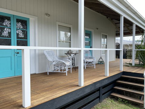 #Beach Shack On Oceanic - VIC Tourism 0