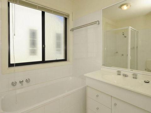 'Bagnall Views' 2/161 Government Rd - Stylish & Modern Duplex Across The Road To The Waters Edge - VIC Tourism 1