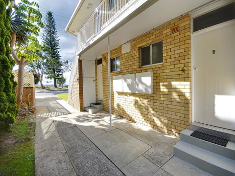 'Beachside' Shoal Bay, Unit 4 - VIC Tourism 0