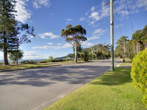 'Beachside' Shoal Bay, Unit 4 - VIC Tourism 3