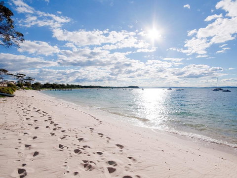 'Beachside' Shoal Bay, Unit 4 - VIC Tourism 1