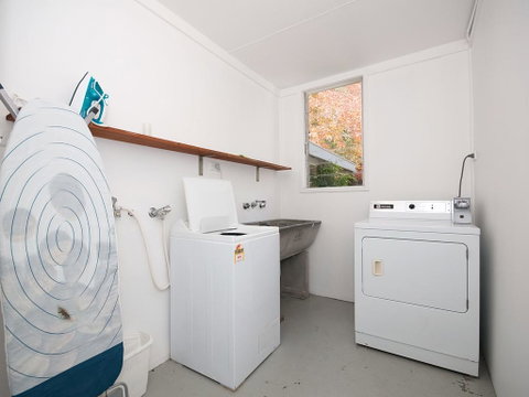 'Beachside' Shoal Bay, Unit 6 - VIC Tourism 3