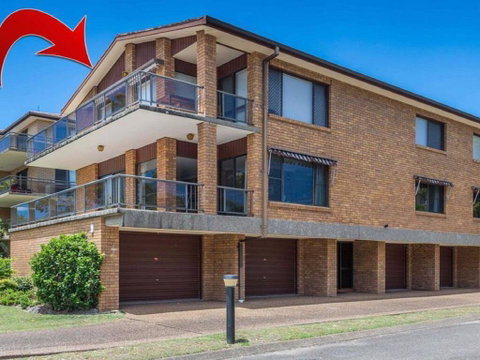 'COLUMBIA VIEWS', 2/9 COLUMBIA CLOSE - AIRCON, WIFI, NETFLIX, VIEWS & BOAT PARKING - VIC Tourism 0