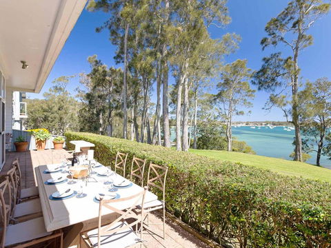 'Corlette Waterfront', 2/44 Danalene Parade - Waterfront Luxury, WIFI, Aircon, Boat Parking - VIC Tourism 1