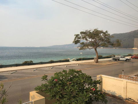 'Mooring Two Upstairs', 23 Shoal Bay Rd - Stunning Views, WIFI, Air Conditioning And Boat Parking - VIC Tourism 2