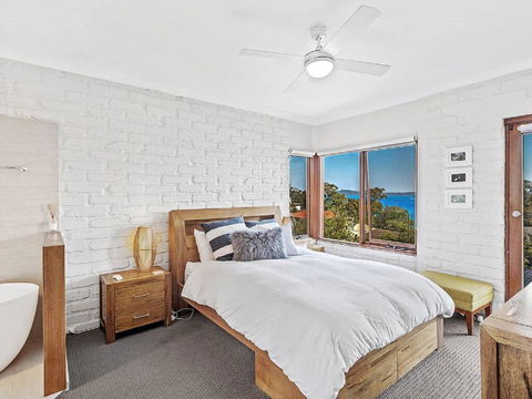 'Nunkeri', 5 Kerrie Close - Stunning House With Fabulous Views, Linen, WIFI & Air Conditioning - VIC Tourism 1