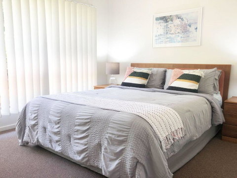 'Sandy Palms' 28 Moorooba Cr - Beautiful Home With Wifi, Air-con And Boat Parking - VIC Tourism 1