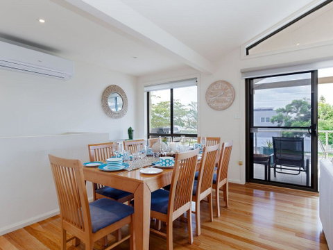 'Sandy Point Haven', 21a Sandy Point Rd - Stylish Haven With WIFI, Air Conditioning & Water Views - VIC Tourism 3