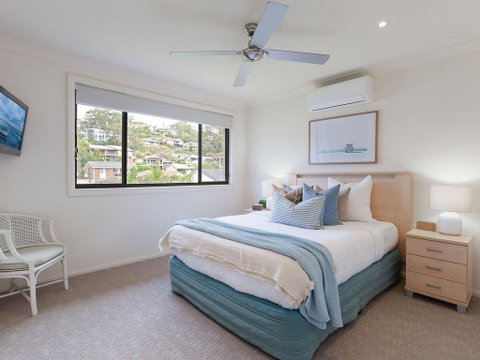 'Sandy Point Haven', 21a Sandy Point Rd - Stylish Haven With WIFI, Air Conditioning & Water Views - VIC Tourism 0