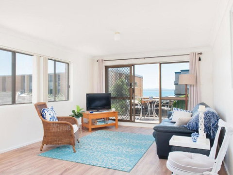 1 'BAHIA', 47 RONALD AVE - GREAT LOCATION WITH FILTERED WATER VIEWS - VIC Tourism 2