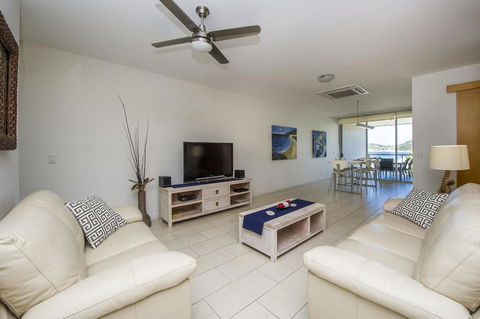 1 Bright Point Apartment 1401 - VIC Tourism 1
