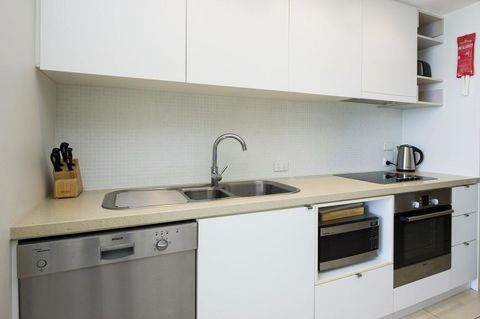 1 Bright Point Apartment 1401 - VIC Tourism 3
