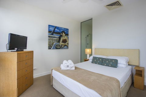 1 Bright Point Apartment 1405 - VIC Tourism 1