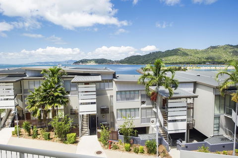 1 Bright Point Apartment 1405 - VIC Tourism 3