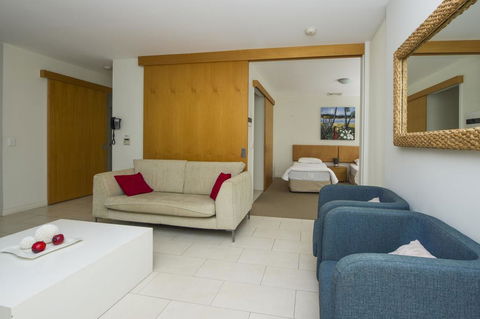 1 Bright Point Apartment 1502 - VIC Tourism 2