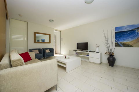 1 Bright Point Apartment 1502 - VIC Tourism 3