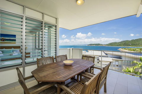 1 Bright Point Apartment 1503 - VIC Tourism 1