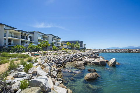 1 Bright Point Apartment 2204 - VIC Tourism 2