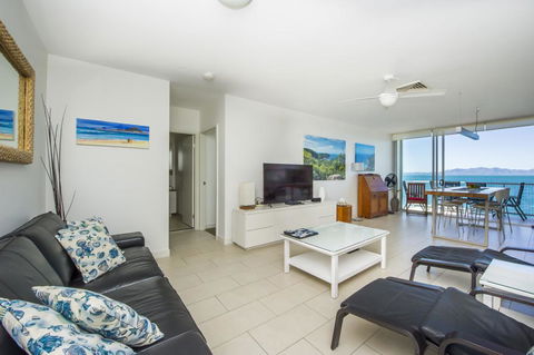 1 Bright Point Apartment 5102 - VIC Tourism 0