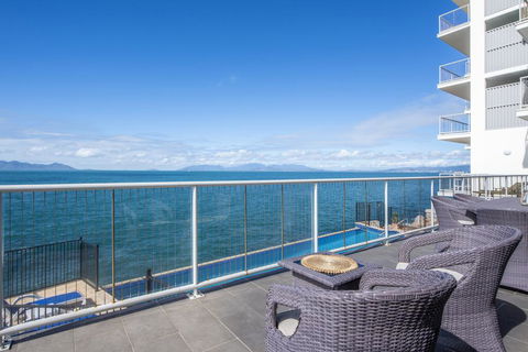 1 Bright Point Apartment 5103 - VIC Tourism 3