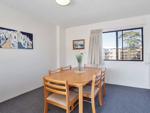 10 'Intrepid' 3 Intrepid Close - Water Views Over Shoal Bay Beach - VIC Tourism 1